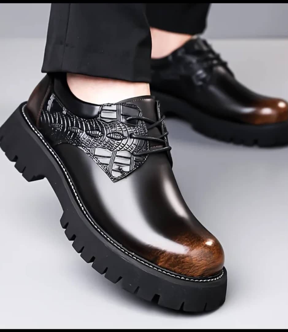 Derby Plateforme Croco noir uni – vue portée